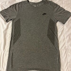 Nike Men's Heather Gray Short Sleeve Tee